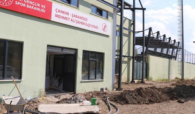 Şabanözü'nün stadyumu UEFA standartlarına yükseliyor