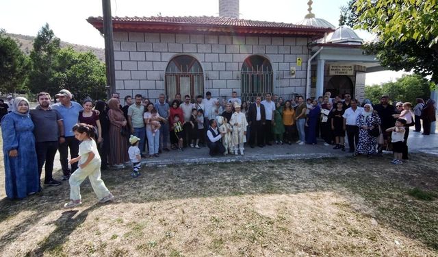 Atkaracalar’ın manevi durağı Hoşislamlar ziyaretçi akınına uğruyor