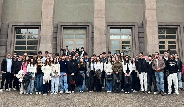 Çankırılı öğrenciler Ankara Üniversitesi fakültelerini tanıdı
