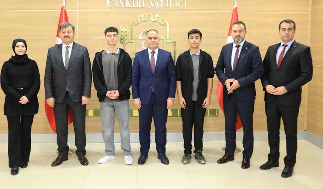 Nevzat Ayaz Sosyal Bilimler Lisesi’nden Vali Çakırtaş’a ziyaret