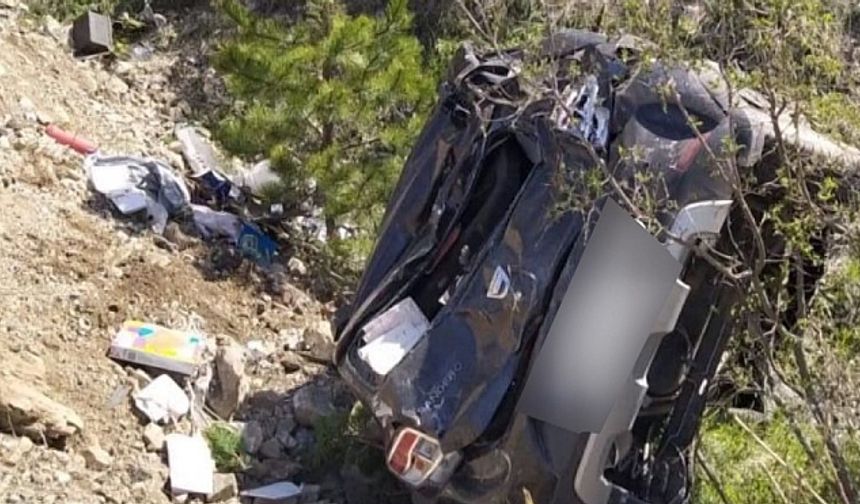 Şarampole devrilen otomobilin sürücüsü hayatını kaybetti
