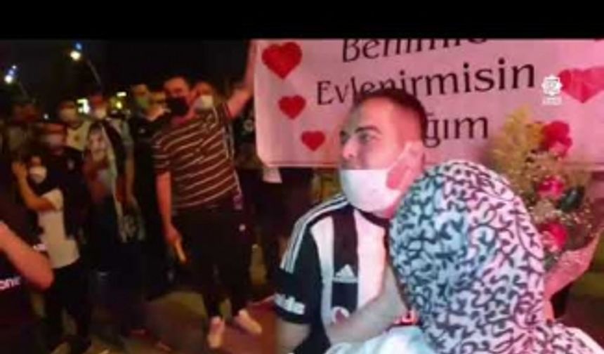 Beşiktaş’ın Şampiyonluk kutlamasında sürpriz evlilik teklifi