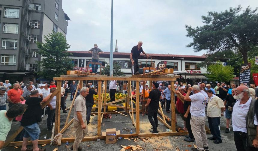 Arhavi’de geleneksel yarışmalar renkli görüntülere sahne oldu