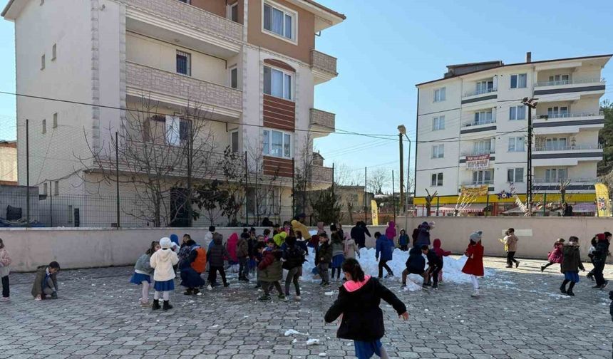 Sinop’ta kar çocukların ayağına getirildi