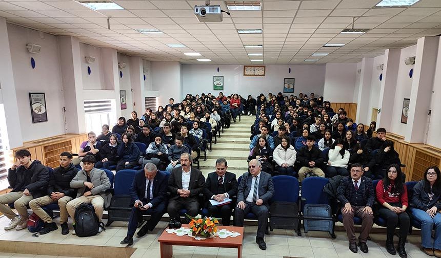 Çankırı Lisesi’nde mezun buluşmaları devam ediyor