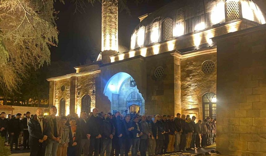 Çankırı’da 467 yıllık Sultan Süleyman Camii Kadir Gecesi’nde doldu taştı