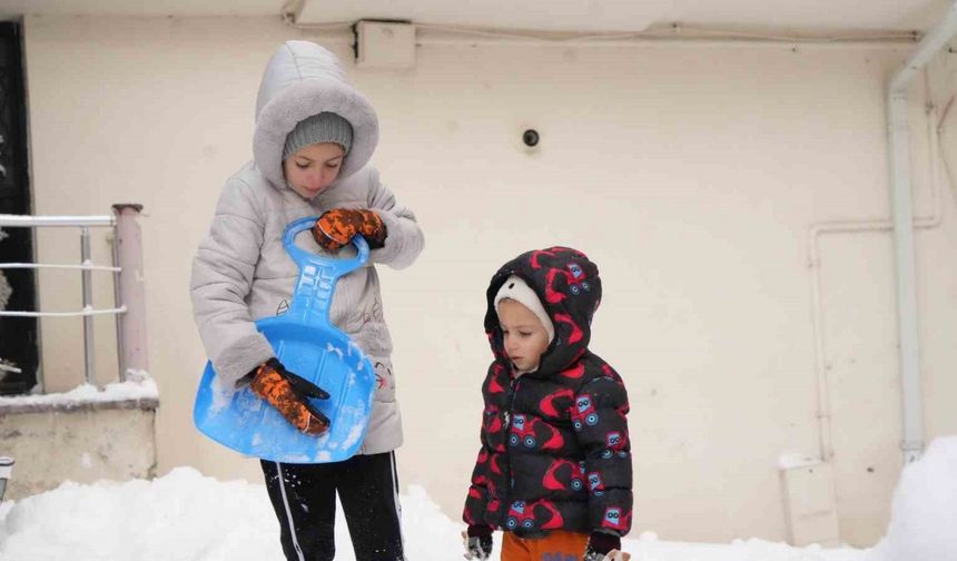 Kar yağışı nedeniyle Bayburt’ta tüm okullar tedbir amaçlı tatil edildi