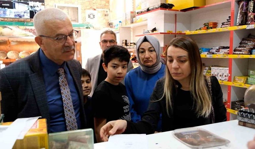 Öğrenciler ’zimem’ geleneğini sürdürdü, 102 bin TL’lik borçları kapattı