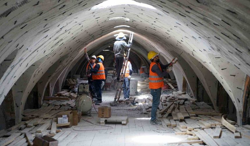 Tarihi Kapalı Çarşı aslına uygun şekilde yeniliyor