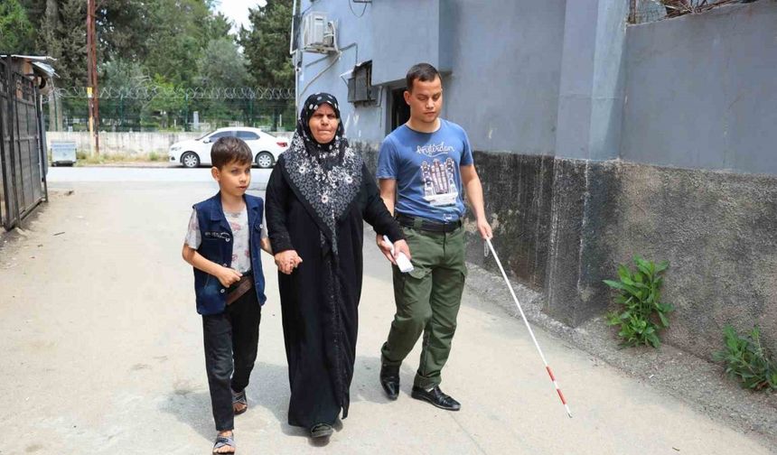 Görme engelli gence ’çalışıyor’ diye rapor tutuldu, annesine dava açıldı
