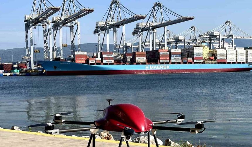 Mühendis çiftten çok amaçlı dron: Aydınlatıyor, yıkıyor, yangın söndürüyor