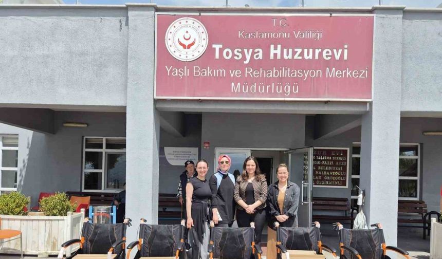 Kastamonu’da öğrenciler, ihtiyaç sahipleri için tekerlekli sandalye aldı