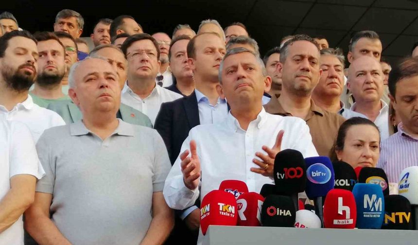 Özgür Özel: "Ben aklımın yarısını kaybettim, kalbimin yarısını kaybettim"