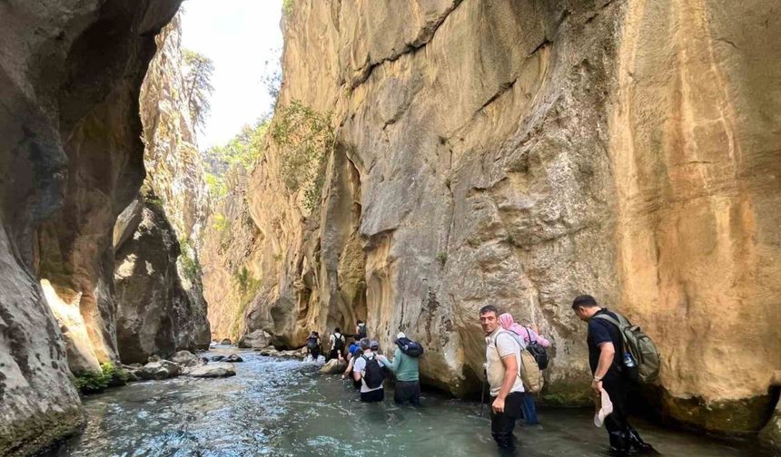 Hançer ve Hapis Kanyonu’na ziyaretçi akını
