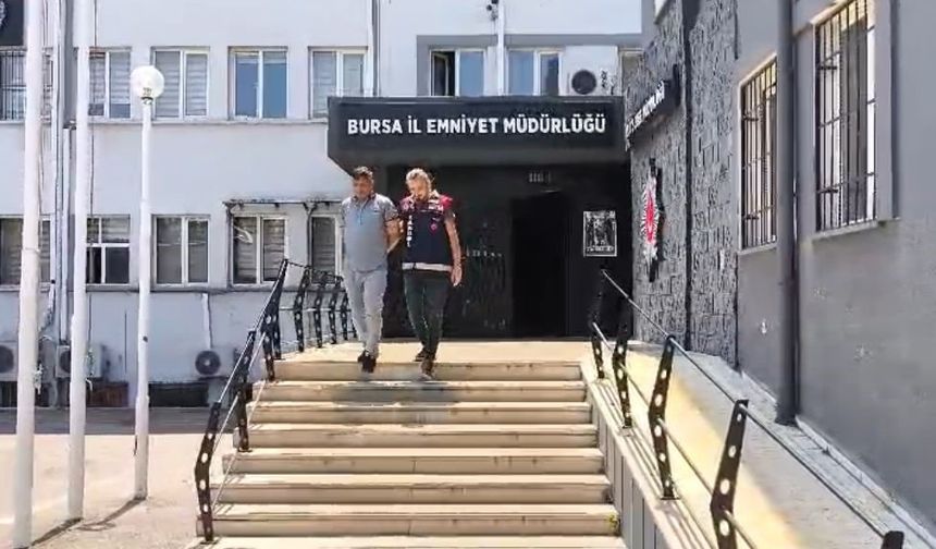 Kendisini kaymakam olarak tanıttı, sahte tören bile düzenledi