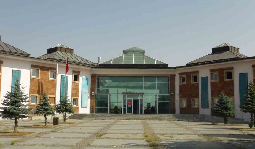Ahlat Müzesi geçici olarak ziyarete kapatıldı