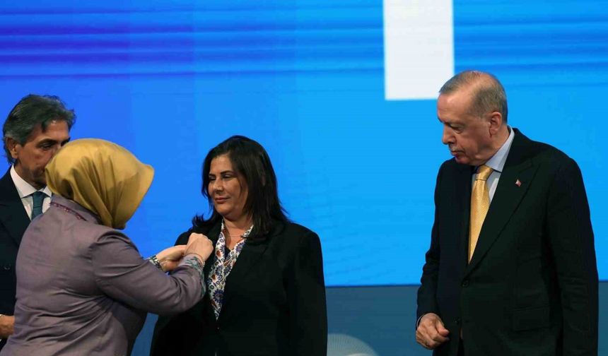 Aydın Büyükşehir Belediye Başkanı Özlem Çerçioğlu, AK Parti’ye katıldı.