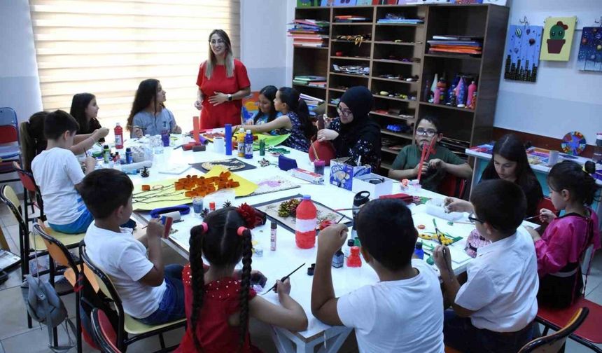 Başkan Çolakbayrakdar, "Türkiye’yi yarınlara taşıyacak nesilleri yetiştiriyoruz"