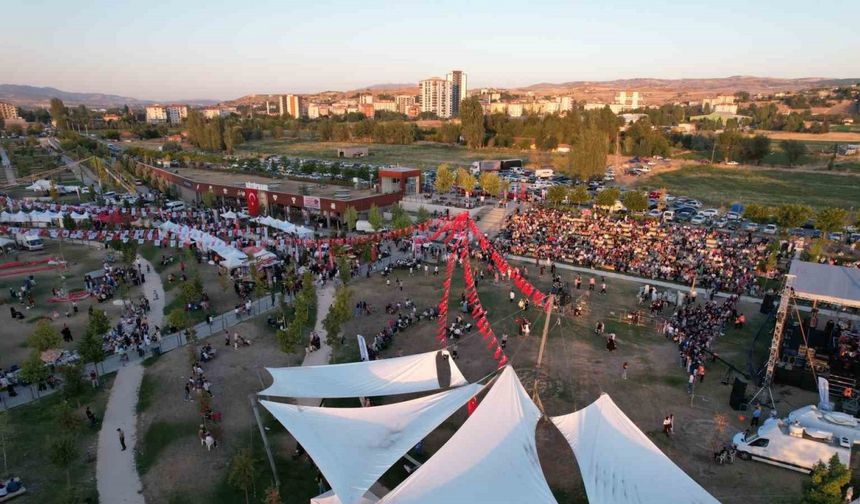 Kahramankazan’da lezzet şöleni başladı: Uluslararası Kavurma ve Gastronomi Festivali ziyaretçilerini ağırlıyor