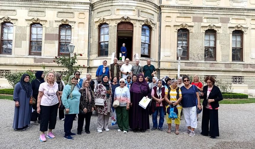 Tarihi kasırlarda keyifli yolculuk: Yadigar Kahvesi üyeleri Osmanlı mMirasını keşfetti