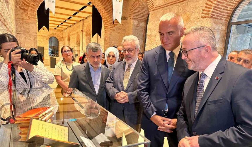 Bakan Ersoy: "Yazma eserler TÜYEK çatısı altında toplanmalı"