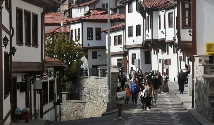 ÇAKÜ’den yeni öğrencilere bir hafta boyunca şehir turu