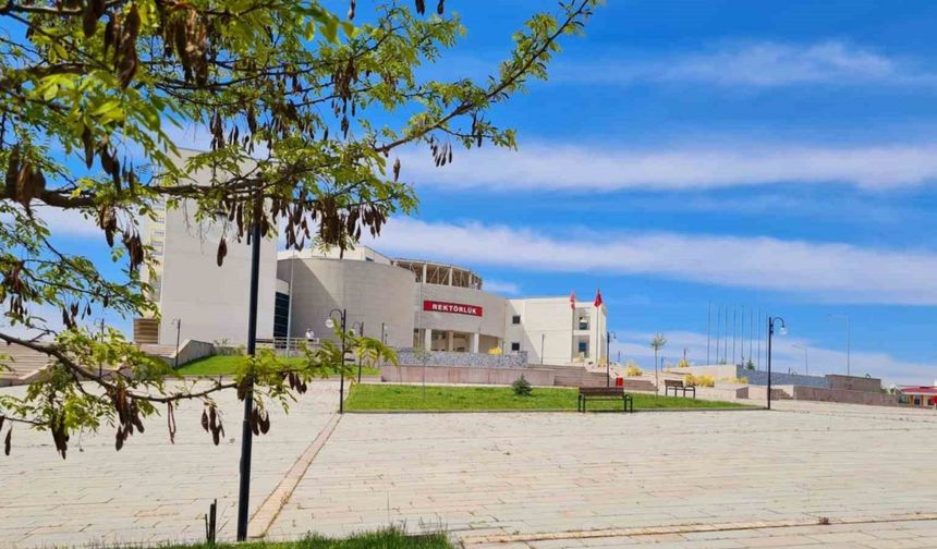 Kastamonu Üniversitesi, ÜNİDES 5. döneminde Türkiye birincisi oldu