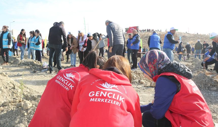Çankırı Gençlik ve Spor İl Müdürlüğünden Milli Ağaçlandırma Günü’nde Örnek Katılım