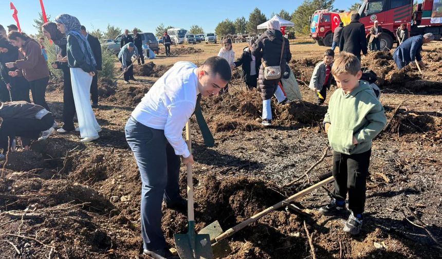 Atkaracalar’da Yeşil Vatan İçin Fidanlar Toprakla Buluştu