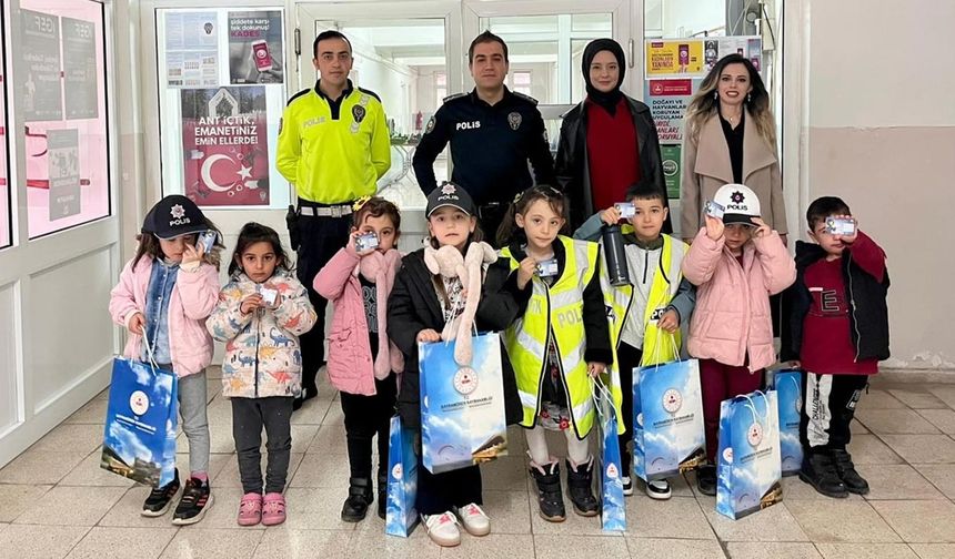 Bayramören’de Minik Öğrencilere Polislik Tanıtımı