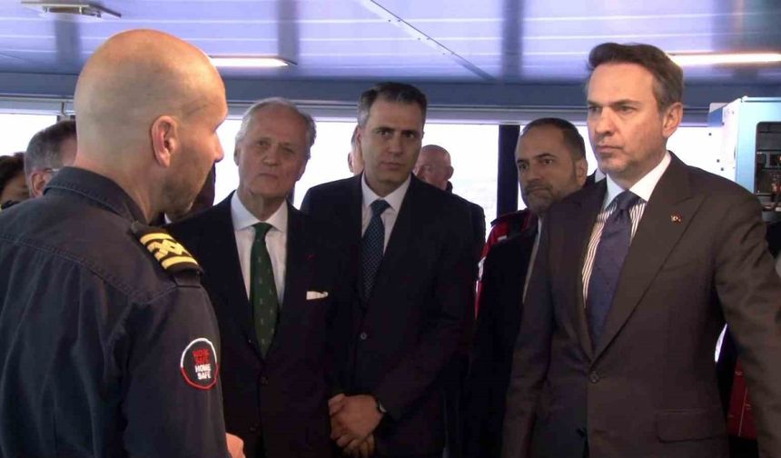 Bakan Bayraktar: "Karadeniz’de görev yapacak 6. sondaj gemimiz çarşamba günü Mersin’de olacak"