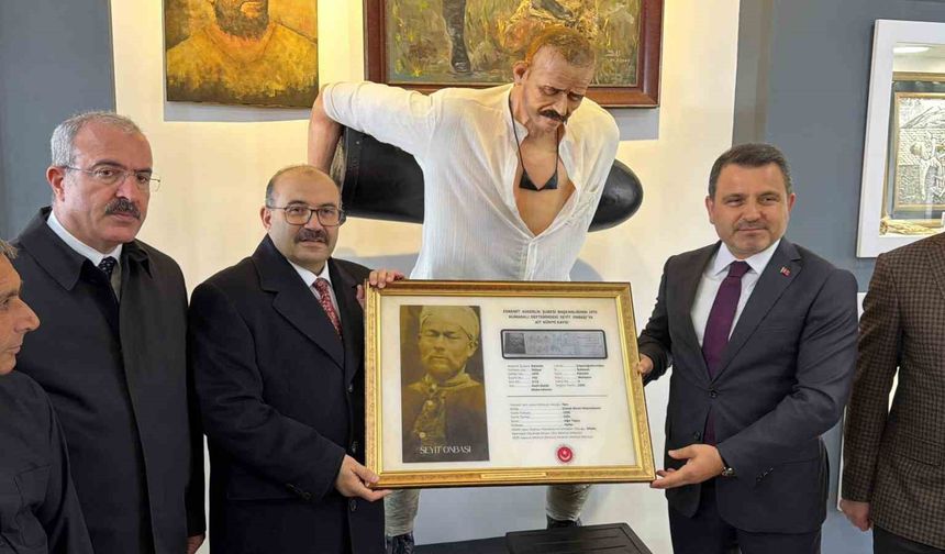 Koca Seyit'in künye defteri ve gençlik fotoğrafı ortaya çıktı