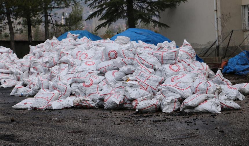 Soğuk Kışta Sıcak Yardım: Çankırı’da Dar Gelirlilere Kömür Desteği