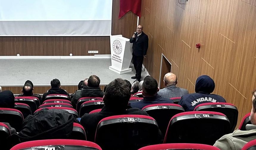 Kurşunlu’da Bağımlılıkla Mücadele Konferansı Düzenlendi