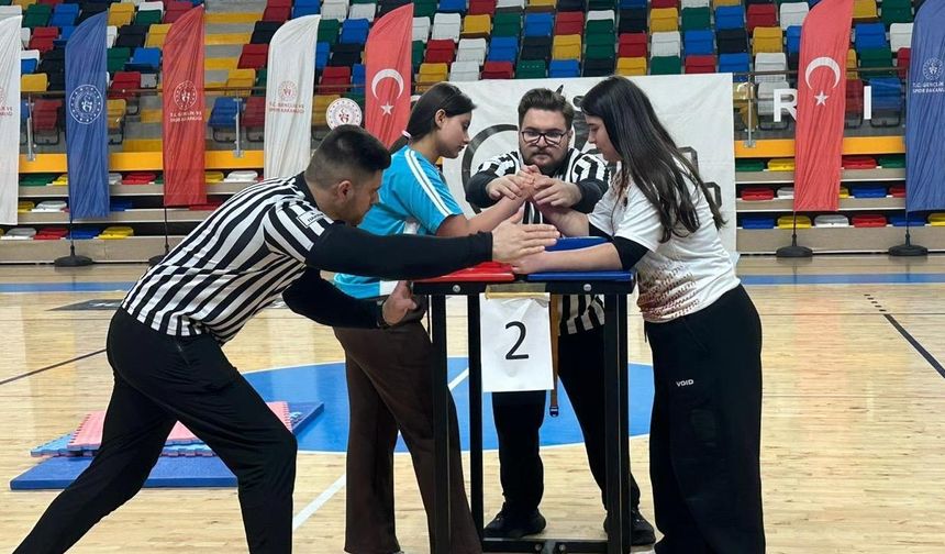 Çankırı'da Gençler Kollarını Şampiyonluk İçin Sıvadı