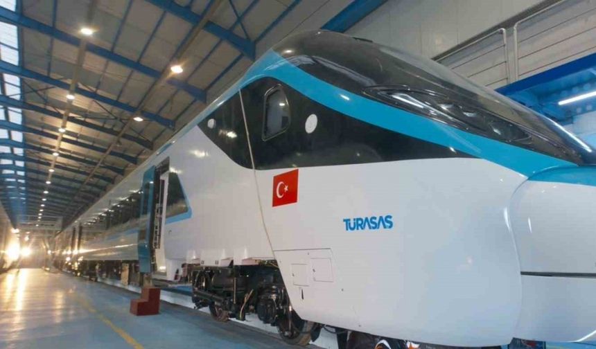 Bakan Uraloğlu: "Milli Elektrikli Hızlı Trenimizi 2026 yılı içerisinde raylara indirerek test sürecini başlatacağız"