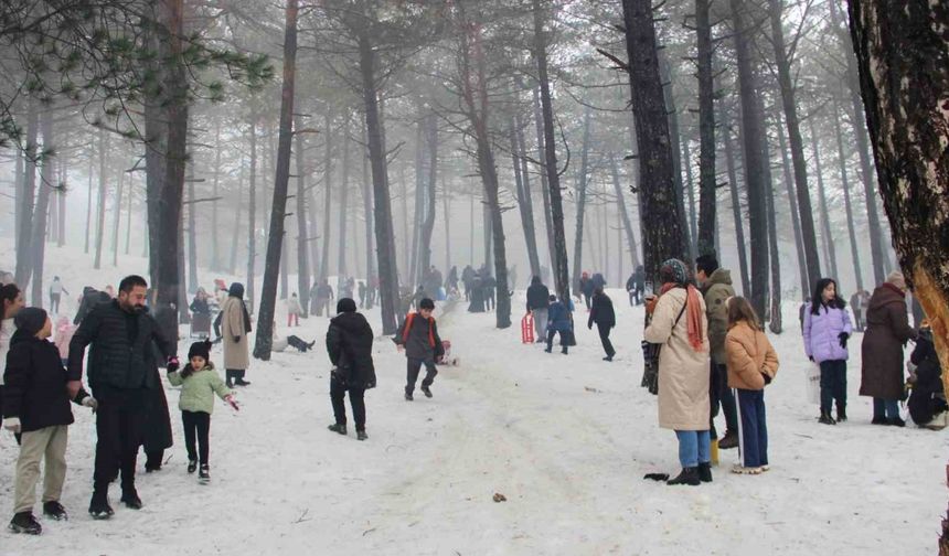 Çorum’da kar festivali vatandaşların akınına uğradı