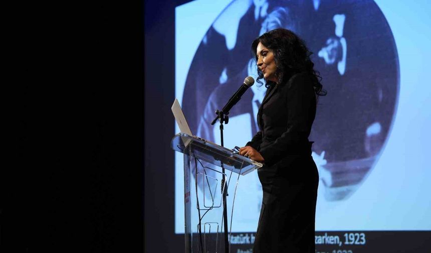 Ankara'da Füreya Koral söyleşisi: Osmanlı'dan Cumhuriyet'e uzanan sanat yolculuğu anlatıldı