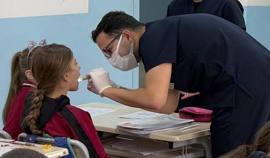 ÇAKÜ Yeryüzü Doktorları Geleceğin Gülüşlerini Korumak İçin Sahaya İndi