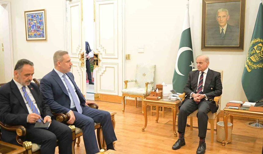 Bakan Fidan, Pakistan Başbakanı Şerif tarafından kabul edildi