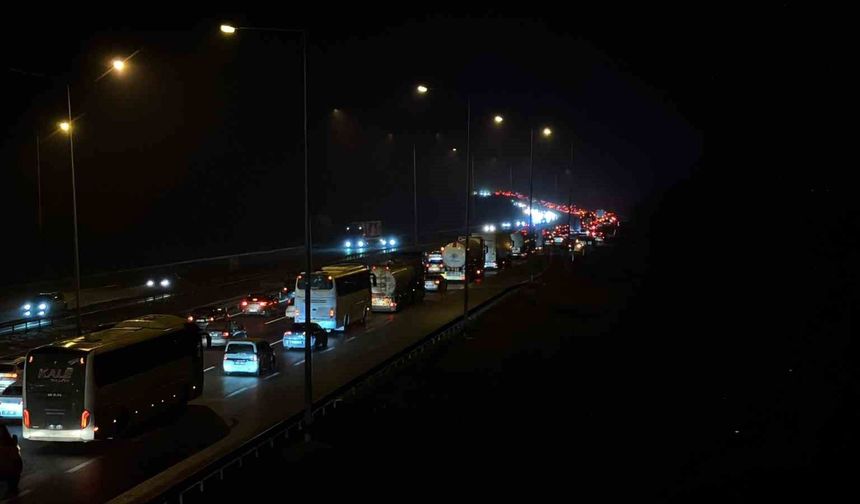 Bolu geçişinde bayram trafiği kilit