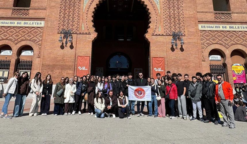 Çankırı TOBB Fen Lisesi Öğrencileri Tarih ve Kültürle Dolu İspanya-Endülüs Turu Yaptı