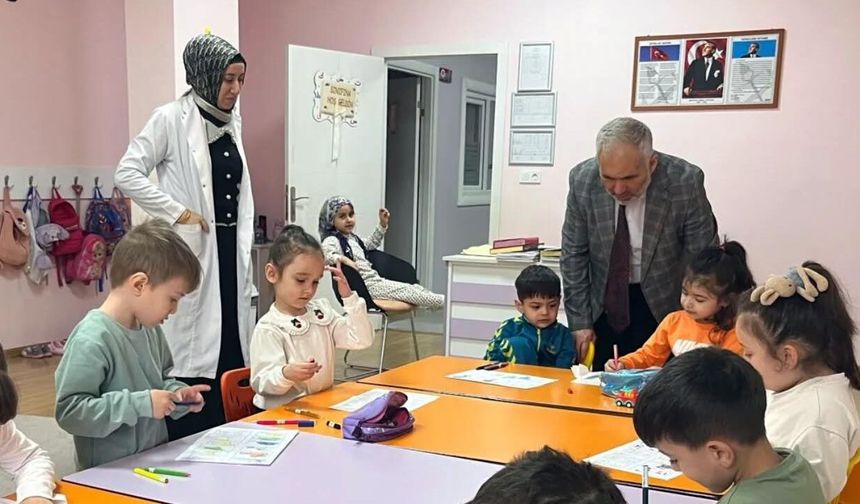 Çankırı İl Müftüsü Mehmet Şahin’den Miniklere Bayram Ziyareti