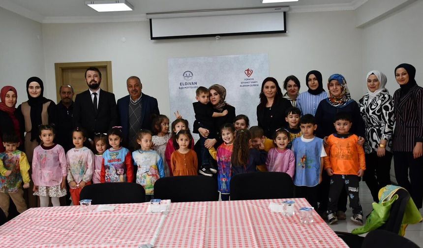 Eldivan’da Minik Eller Ebru Sanatıyla Buluştu