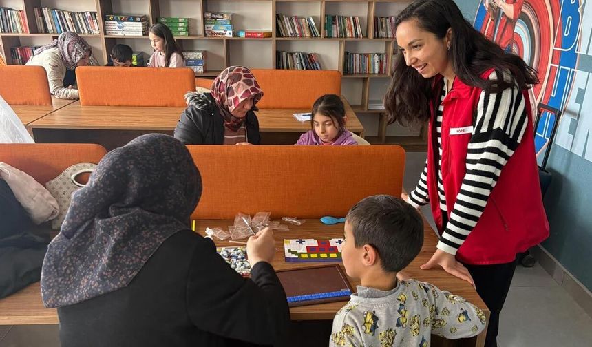 Orta’da Teknoloji Bağımlılığına Karşı Cam Mozaik Atölyesi