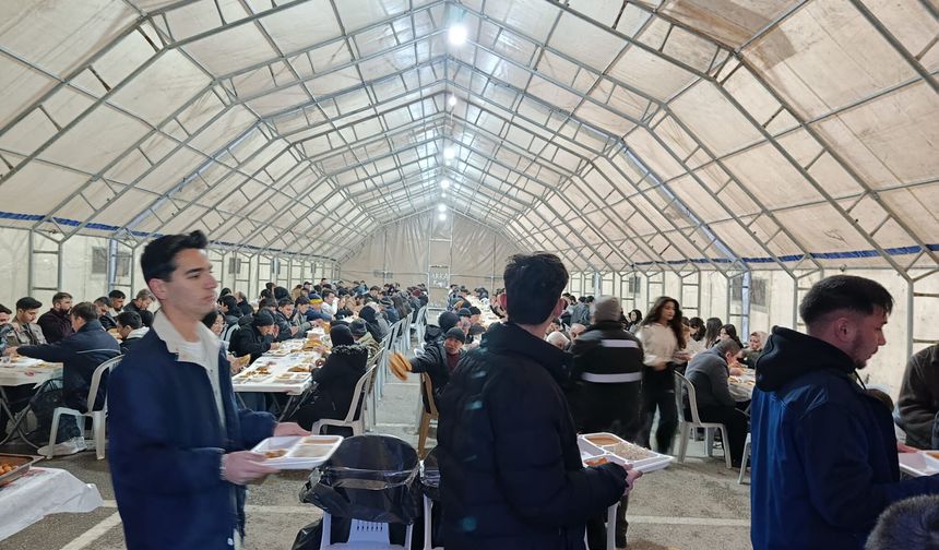 Çankırı Belediyesinin Ramazan Etkinliklerinde 87 Bin Kişilik Yemek Hazırlandı