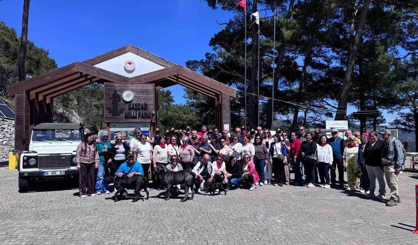 Çankırı mezunları Edremit'te hasret giderdi