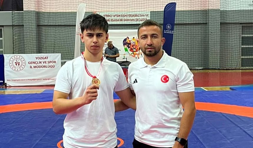 Çankırı’nın genç güreşçisi Yozgat’tan madalyayla döndü