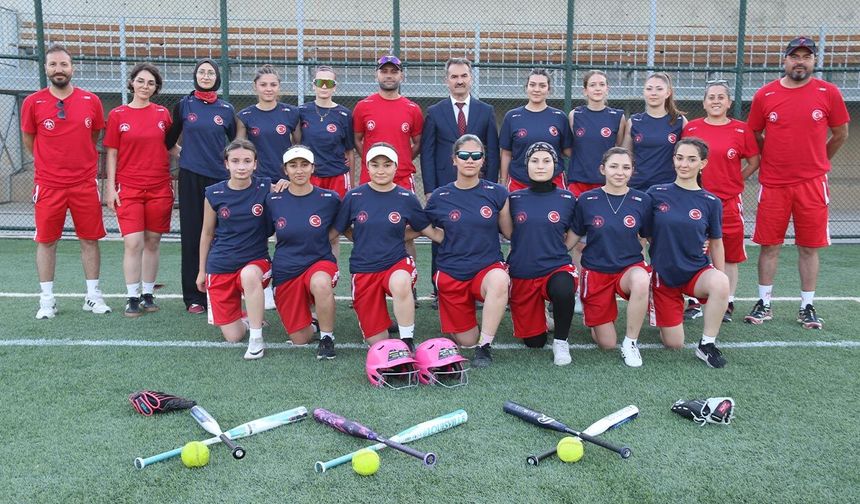 U22 Softbol Milli Takımı Avrupa Şampiyonası hazırlıklarını Çankırı’da sürdürüyor