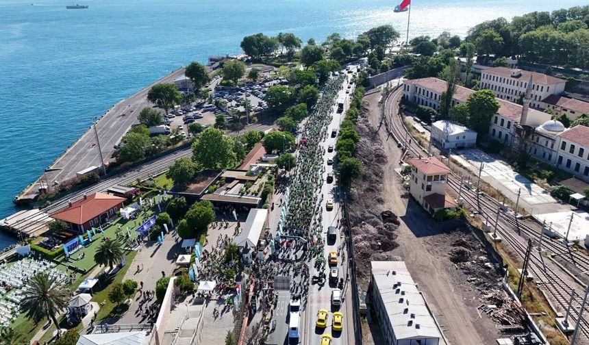 Bisiklet turu ve millî maç heyecanı Yeşilay’da yaşandı